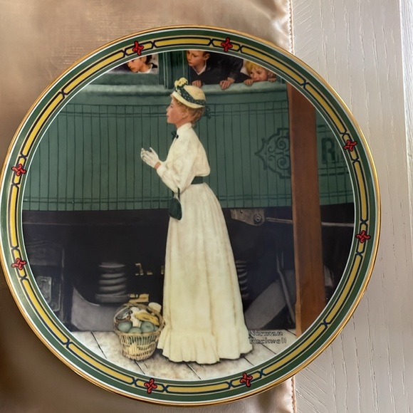 3 Vintage- gently loved Norman Rockwell collectors plates, 8.5 inches, no boxes - Picture 4 of 12